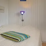 Three-bedroom In V 別荘 *