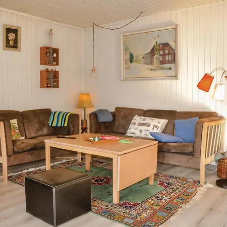 別荘 Three-bedroom In V *